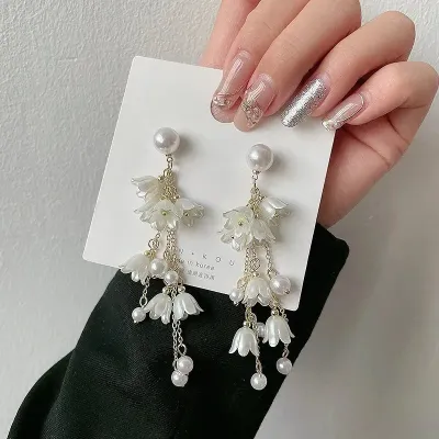 Pearl Floral Long Earrings